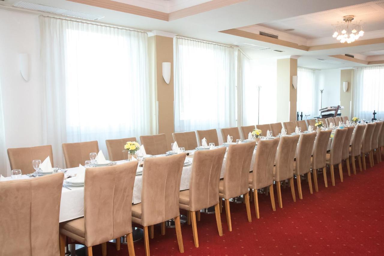 Hotel City Prnjavor Bagian luar foto